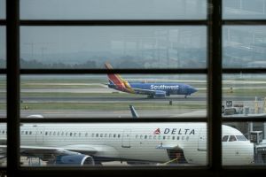 US-TRAVEL-AVIATION-HOLIDAY